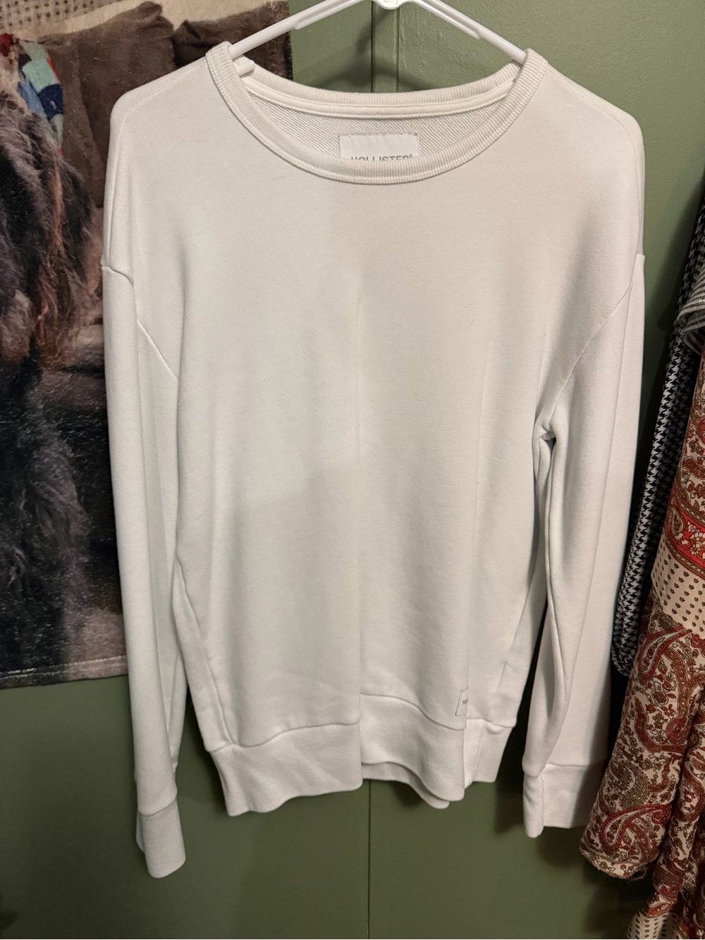 Hollister White Crewneck Pullover Sweater